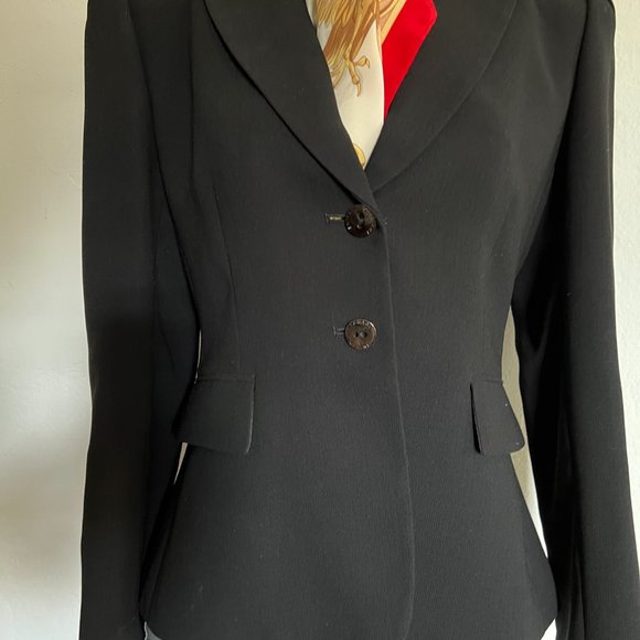 Classic TAHARI blazer, black, size 4P - Picture 3 of 8